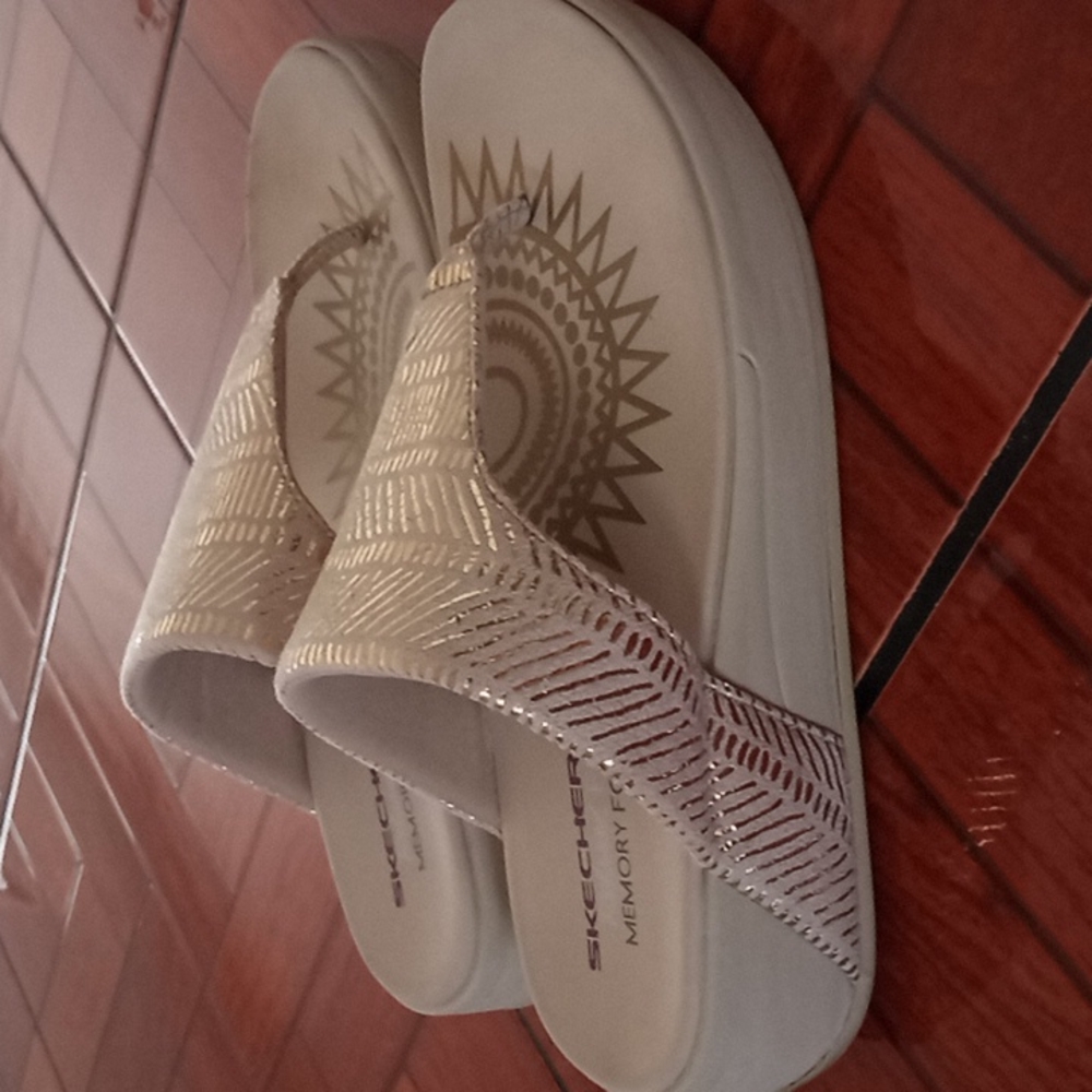 Skechers Like New Memory Foam Relaxed Fit Slides … - image 3